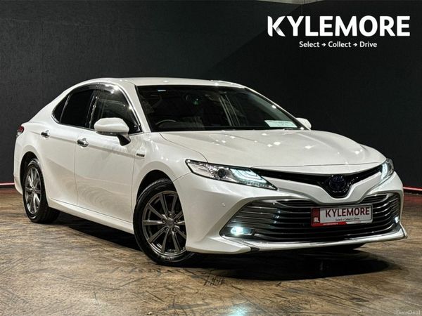 Toyota Camry Saloon, Petrol Hybrid, 2019, White