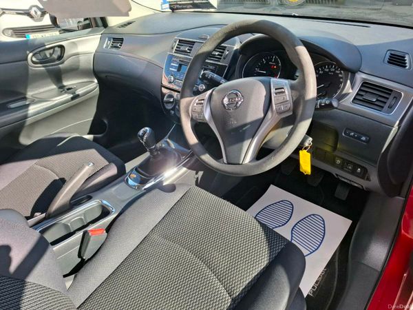 Nissan Pulsar Hatchback, Diesel, 2015, Red