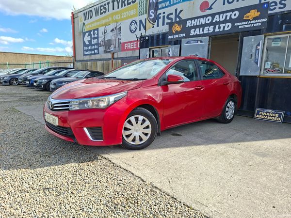 Toyota Corolla Saloon, Diesel, 2014, Red