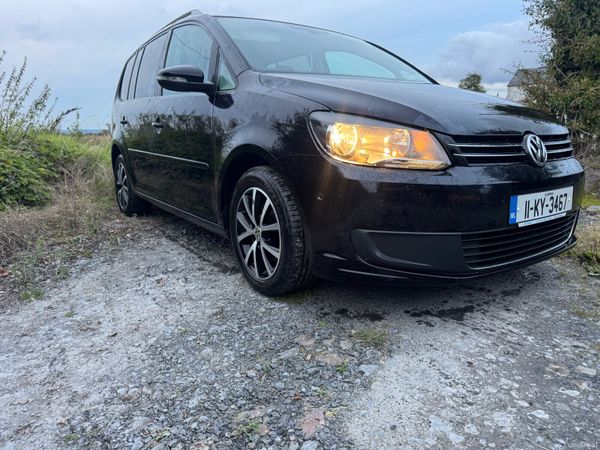 Volkswagen Touran MPV, Diesel, 2011, Black