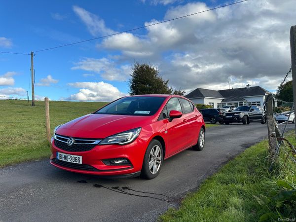 Vauxhall Astra Hatchback, Diesel, 2018, Red
