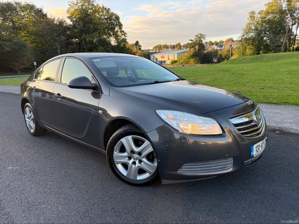 Vauxhall Insignia Hatchback, Diesel, 2013, Grey