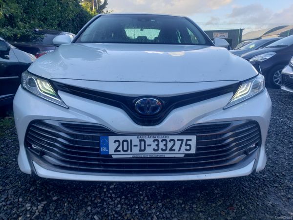 Toyota Camry Saloon, Petrol Hybrid, 2020, White