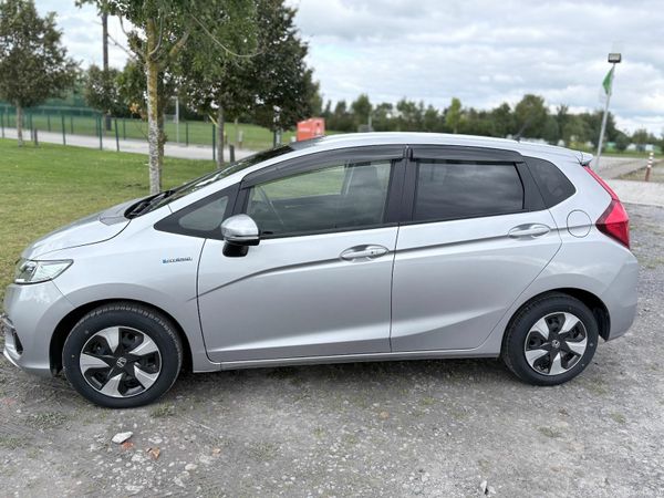 Honda Fit Hatchback, Petrol Hybrid, 2019, Silver