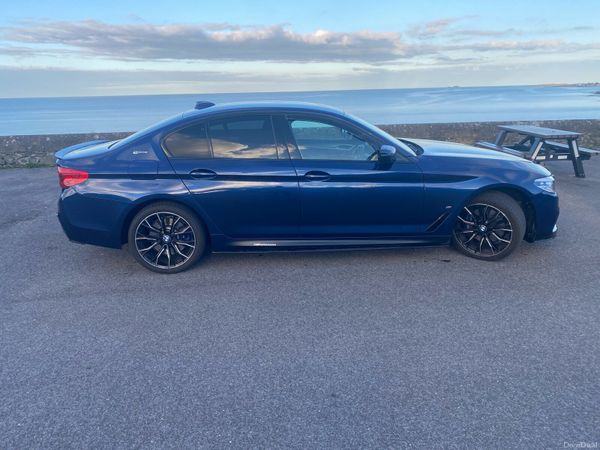 BMW 5-Series Saloon, Petrol Plug-in Hybrid, 2019, Blue