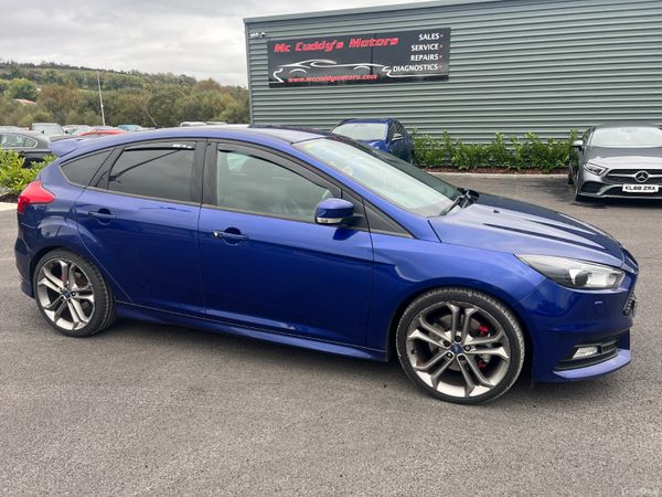 Ford Focus Hatchback, Diesel, 2015, Blue
