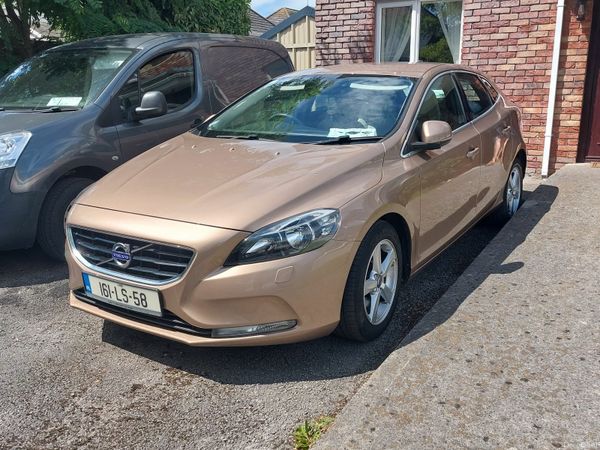 Volvo V40 Hatchback, Diesel, 2016, Bronze