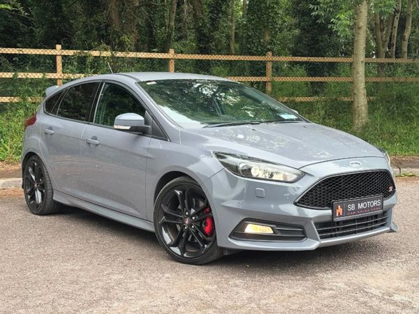 Ford Focus Hatchback, Diesel, 2015, Grey