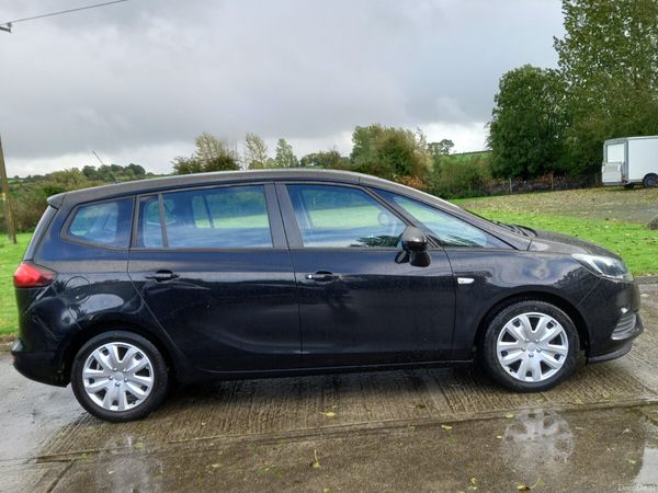 Opel Zafira MPV, Petrol, 2018, Black