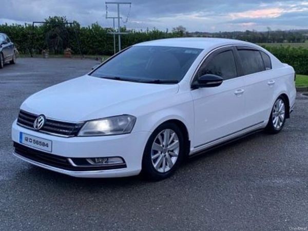 Volkswagen Passat Saloon, Diesel, 2012, White