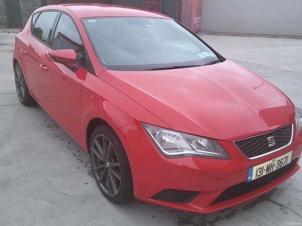SEAT Leon Hatchback, Petrol, 2013, Red
