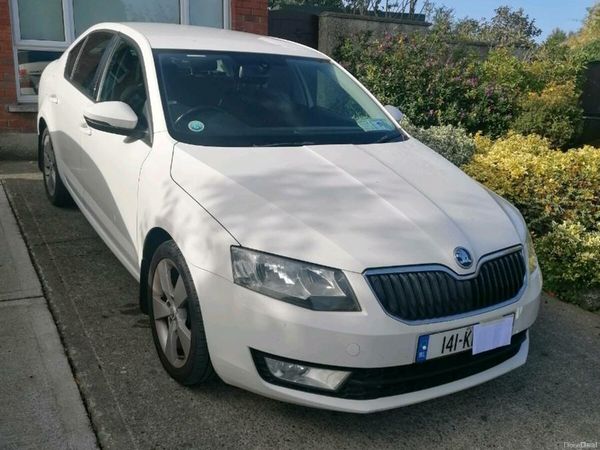 Skoda Octavia Saloon, Diesel, 2014, White