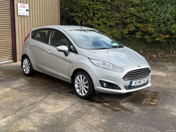 Ford Fiesta Hatchback, Petrol, 2016, Silver