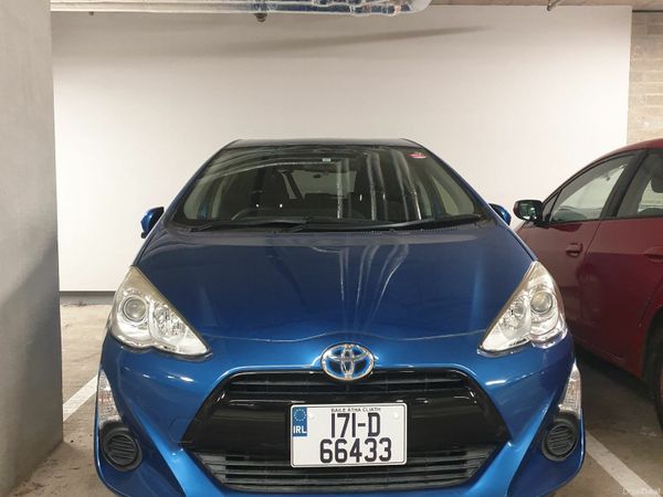 Toyota Aqua Hatchback, Petrol Hybrid, 2017, Blue