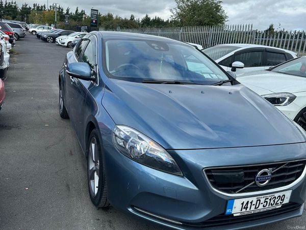 Volvo V40 Hatchback, Petrol, 2014, Blue