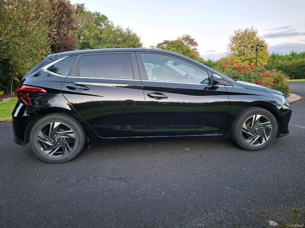 Hyundai i20 Hatchback, Petrol, 2023, Black