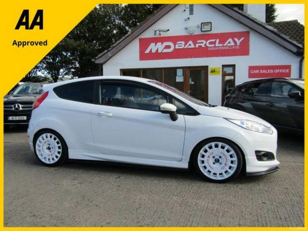 Ford Fiesta Hatchback, Petrol, 2016, White