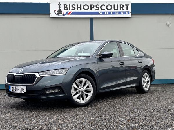 Skoda Octavia Saloon, Petrol, 2021, Grey