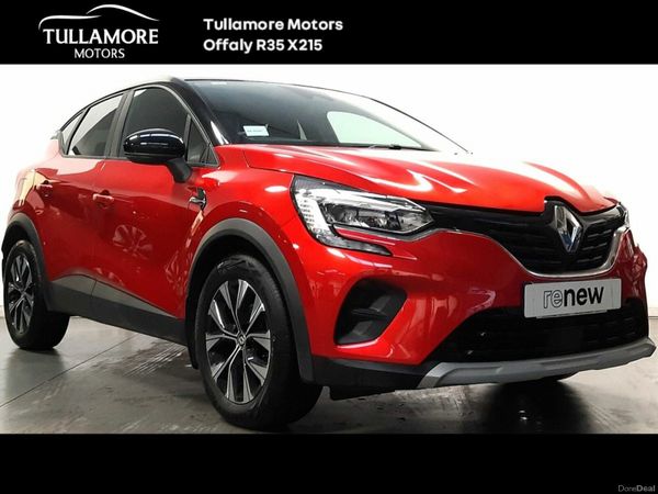 Renault Captur Hatchback, Petrol, 2022, Red