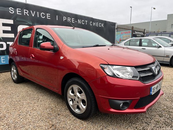 Dacia Sandero Hatchback, Petrol, 2015, Red