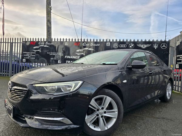 Opel Insignia Hatchback, Diesel, 2018, Black