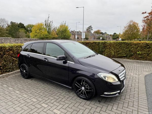 Mercedes-Benz B-Class MPV, Petrol, 2014, Purple