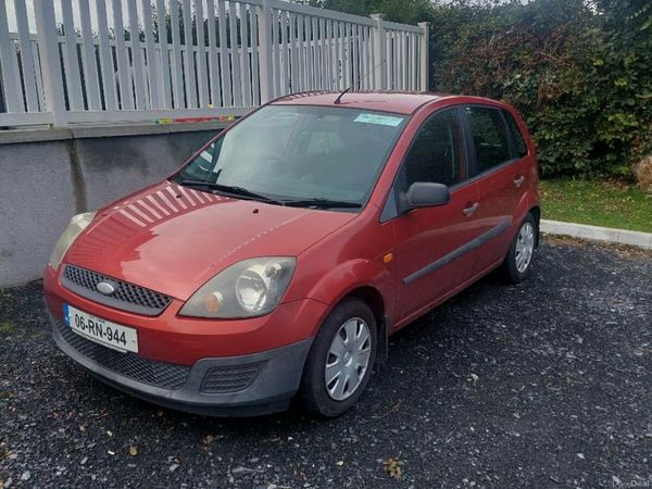 Ford Fiesta Hatchback, Petrol, 2006, Orange