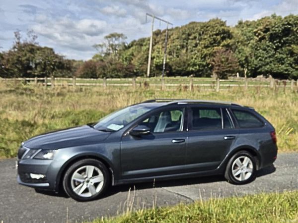 Skoda Octavia Estate, Diesel, 2017, Grey