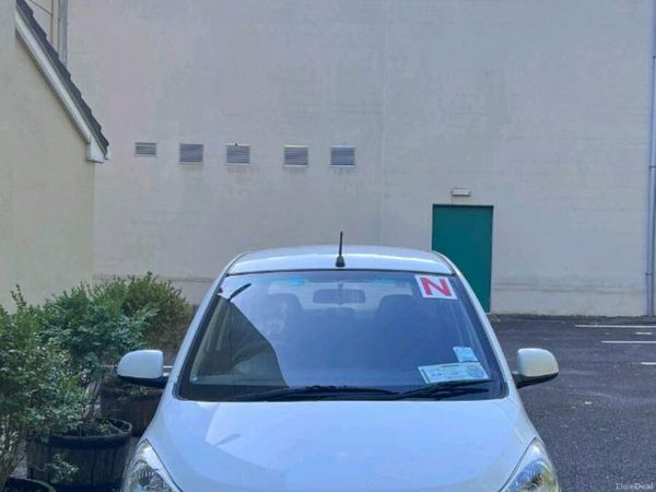 Hyundai i10 Hatchback, Petrol, 2011, White