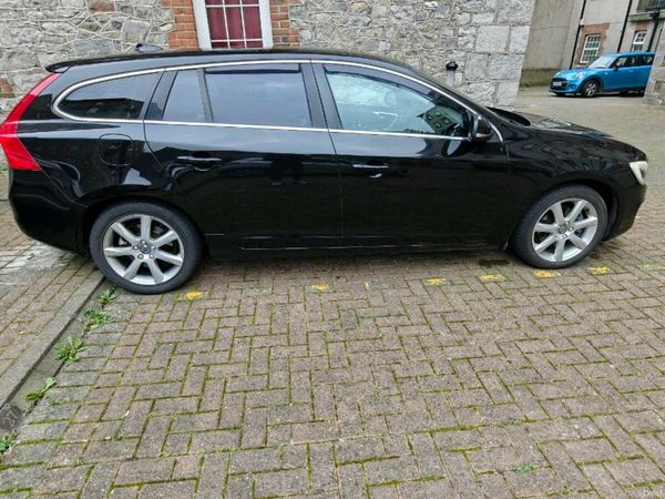 Volvo V60 Estate, Diesel, 2017, Black