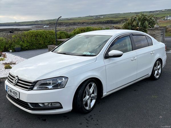 Volkswagen Passat Saloon, Diesel, 2012, White