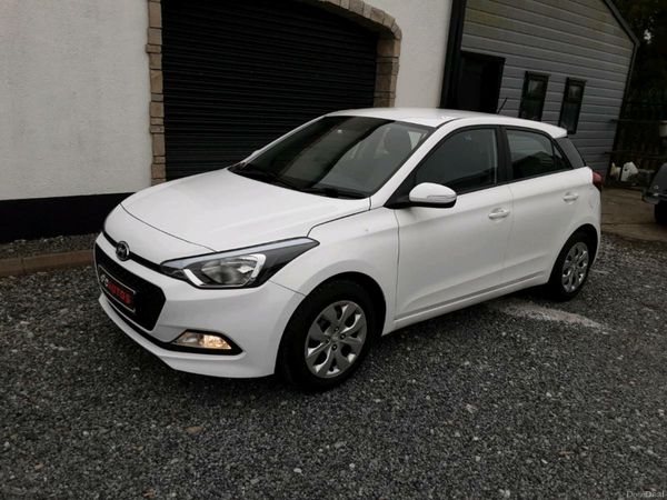 Hyundai i20 Hatchback, Petrol, 2016, White