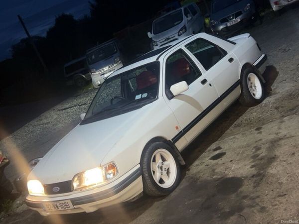 Ford Sierra Saloon, Petrol, 1992, White