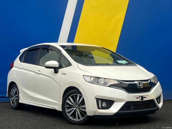 Honda Fit Hatchback, Petrol Hybrid, 2016, White