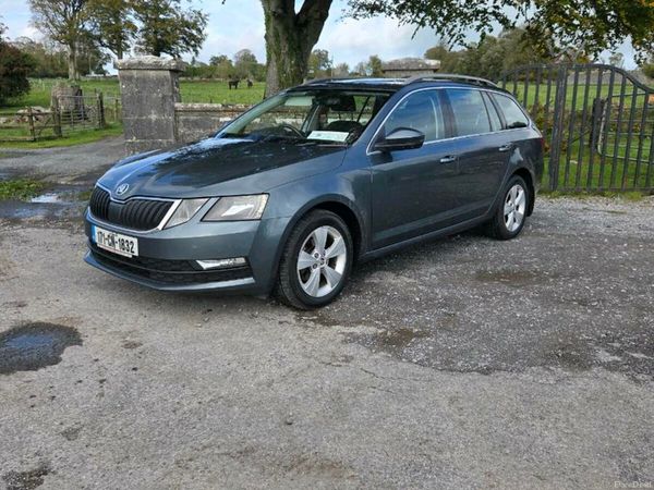 Skoda Octavia Estate, Diesel, 2017, Grey