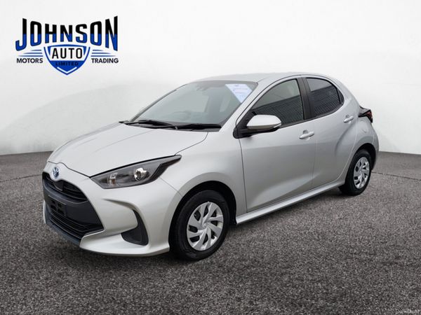 Toyota Yaris Hatchback, Petrol Hybrid, 2022, Silver