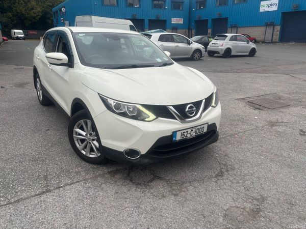 Nissan Qashqai Hatchback, Diesel, 2015, White