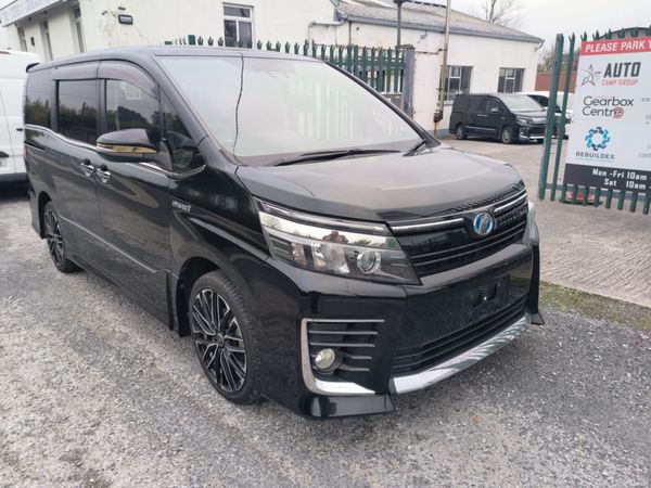 Toyota Voxy MPV, Petrol Hybrid, 2016, Black