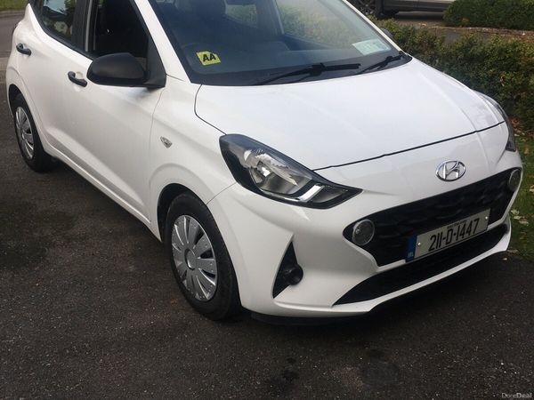 Hyundai i10 Hatchback, Petrol, 2021, White