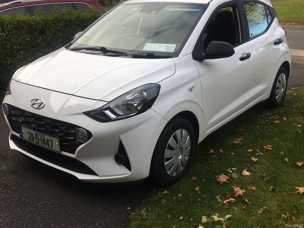 Hyundai i10 Hatchback, Petrol, 2021, White
