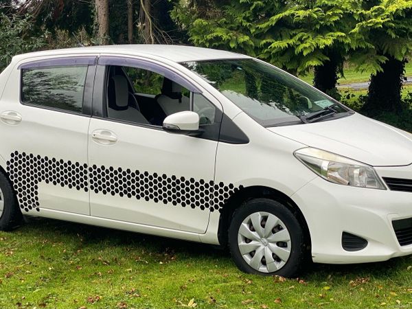 Toyota Vitz Hatchback, Petrol, 2014, White