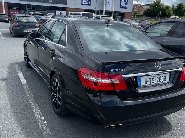 Mercedes-Benz E-Class Saloon, Diesel, 2011, Black