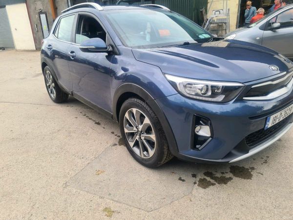 Kia Stonic Estate/Jeep, Petrol, 2018, Blue
