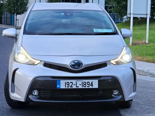 Toyota Prius MPV, Petrol Hybrid, 2019, Gold