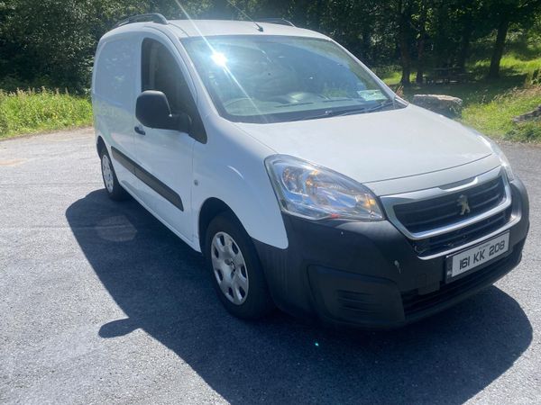 Volkswagen Golf Hatchback, Diesel, 2011, Black