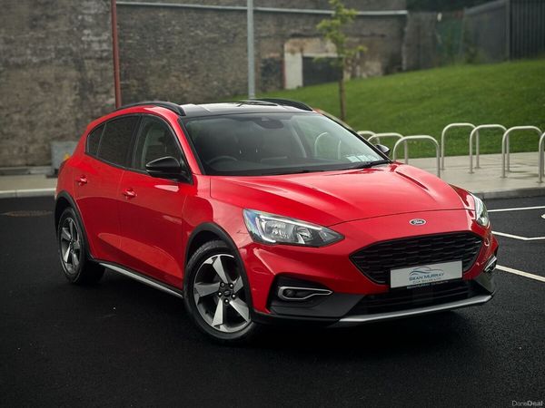 Ford Focus Hatchback, Petrol, 2019, Red