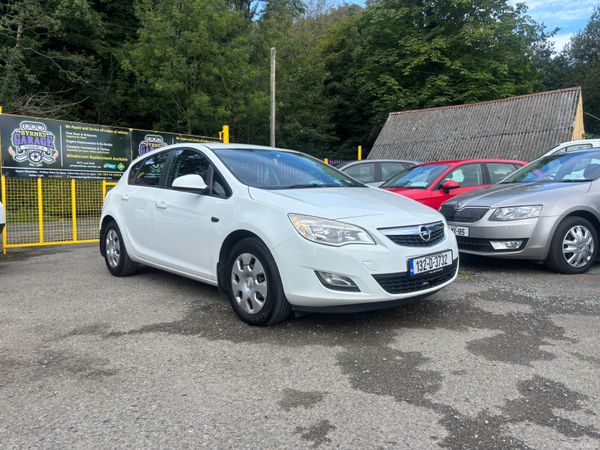 Opel Astra MPV, Diesel, 2013, White