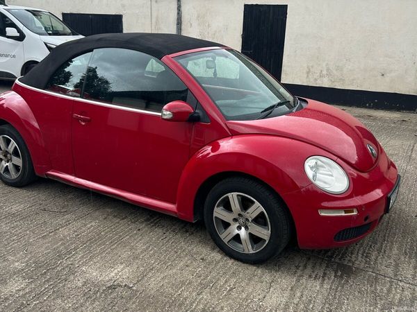 Volkswagen Beetle Convertible, Petrol, 2007, Red