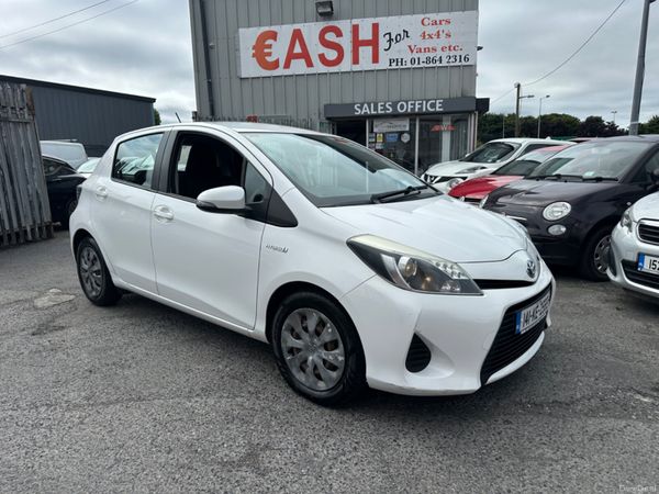 Toyota Yaris Hatchback, Petrol Hybrid, 2014, White