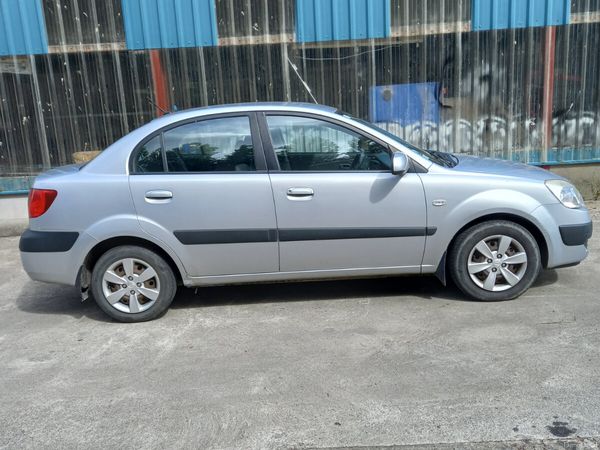 Kia Rio Saloon, Diesel, 2009, Silver